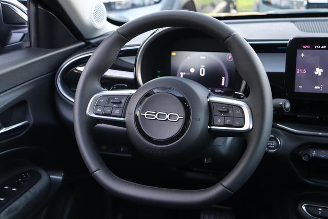 Fiat 600 1.2 Hybrid Automaat Urban | Stoelverwarming | 360 Camera | Carplay | Keyless