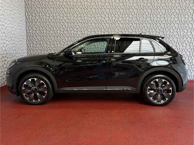 Fiat 600 1.2 HYBRID LA PRIMA CAMERA CARPLAY ADAP.CRUISE STOELVERW. ELEK.KLEP LEER MASSAGE ELEK.STOEL 18''LMV ? Top Auto Fiat Wijchen , 30 Jaar ervaring in Fiat , Wij leveren de : Icon / La Prima / Pop / Sport . Urban / Benzine / Hybrid . Met Fabrieksgarantie ?