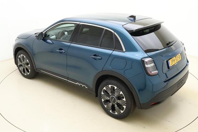 Fiat 600 600e La Prima 54 kWh | Camera | Lederen bekleding | Stoelverwarming | 18'' lichtmetalen velgen | Elektrische achterklep | LED verlichting | Keyless