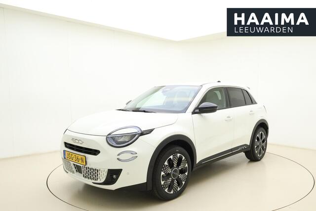 Fiat 600 1.2 Hybrid La Prima | Camera | Elektrische achterklep | 18'' lichtmetalen velgen | Lederen bekleding | Stoelmassage