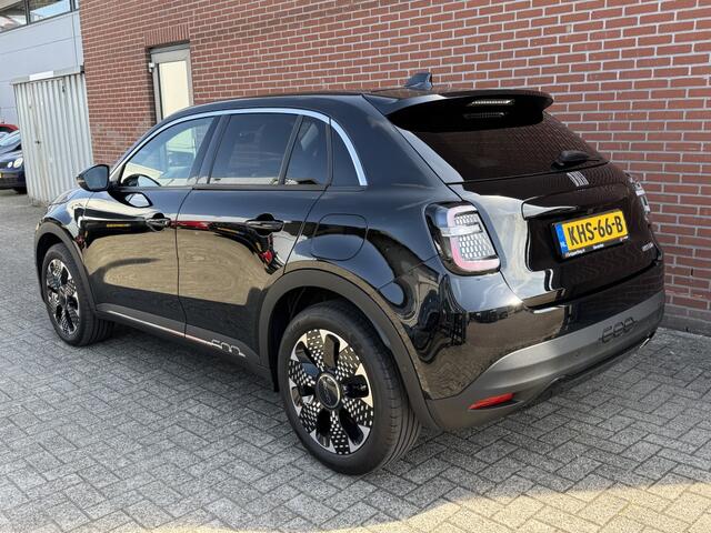 Fiat 600 1.2 Hybrid La Prima NAV ADAP-CRUISE CAMERA STOELVW CARPLAY LMV