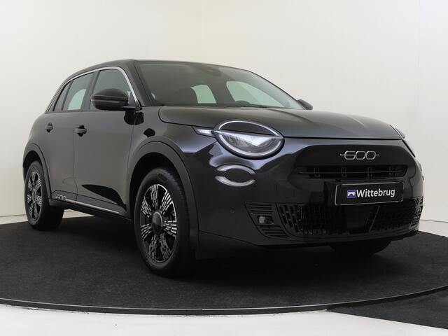 Fiat 600 1.2 Hybrid Urban | Camera | Climate control | Navigatie | Carplay |