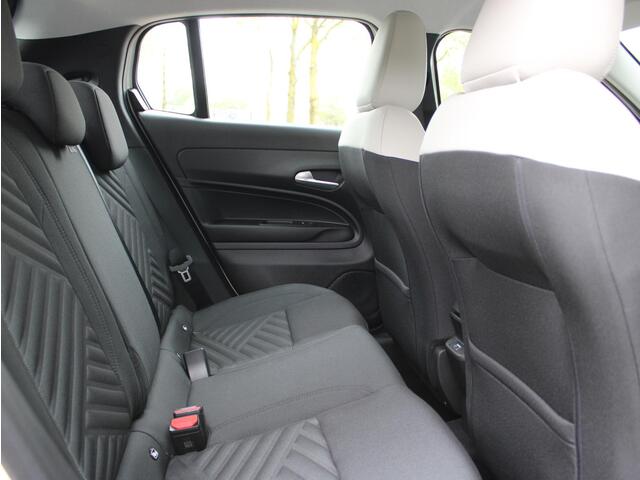 Fiat 600 HYBRID 110 ICON VOORRAAD KORTING