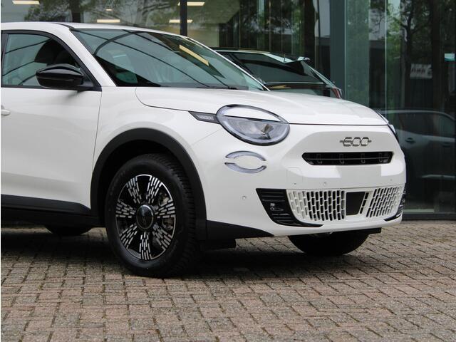 Fiat 600 HYBRID 110 ICON VOORRAAD KORTING