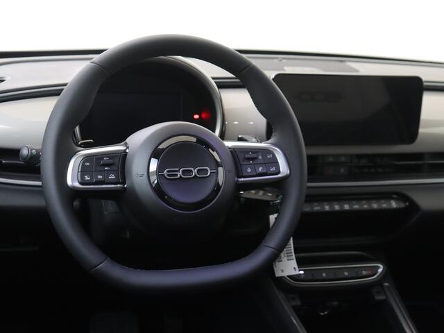 Fiat 600 1.2 Hybrid Urban | Parkeersensoren | Apple Carplay | Cruise Control