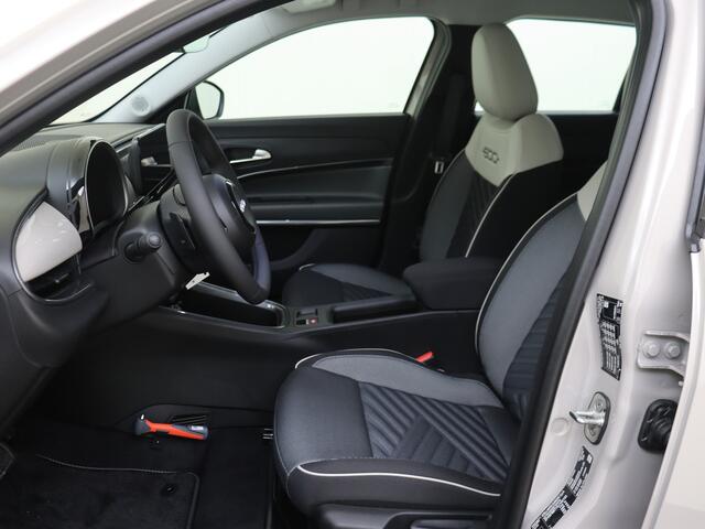 Fiat 600 1.2 Hybrid Urban | Parkeersensoren | Apple Carplay | Cruise Control