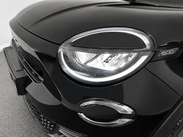 Fiat 600 1.2 Hybrid Icon Wireless CarPlay Stoelverwarming Cruise Control PDC+Camera achter Full LED Virtual Cockpit