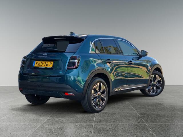 Fiat 600 600e La Prima 54 kWh | Pack Dolce Vita | Pack Winter | Navi | Carplay |