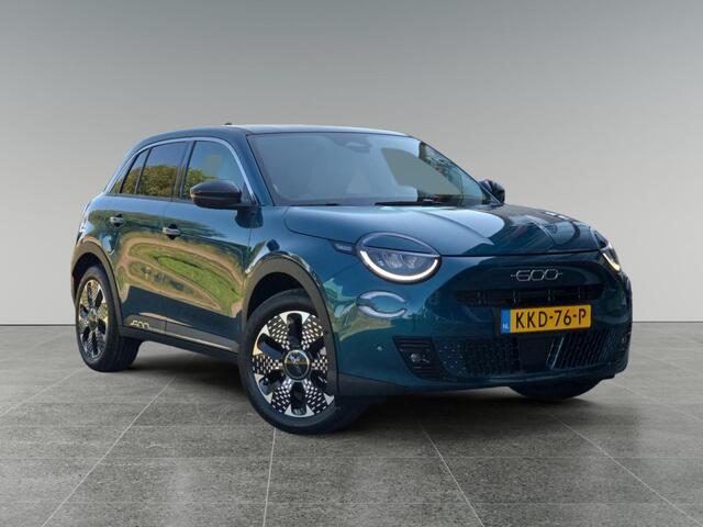 Fiat 600 600e La Prima 54 kWh | Pack Dolce Vita | Pack Winter | Navi | Carplay |