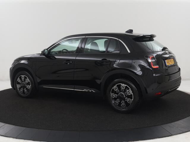 Fiat 600 1.2 Hybrid Urban | Stoelverwarming | 360 camera | | Stoelverwarming | 360 camera | Cruise control | Navigatie | Carplay | DAB | Climate control | Full LED | Park assist | Sfeerverlichting