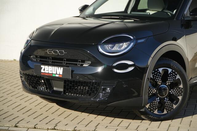 Fiat 600 600e La Prima 54 kWh | Navi | Camera | Carplay | 18"