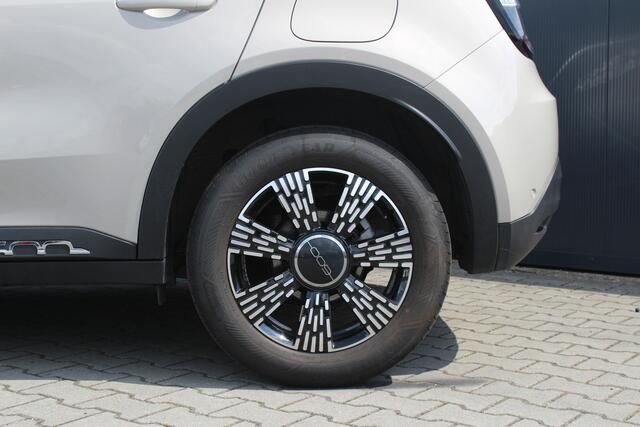 Fiat 600 1.2 Hybrid Urban | Incl. 12 maanden garantie | Stoelverwarming | Cruise Control | Apple Carplay/Android Auto | Parkeersensoren | Parkeercamera | Navigatie |