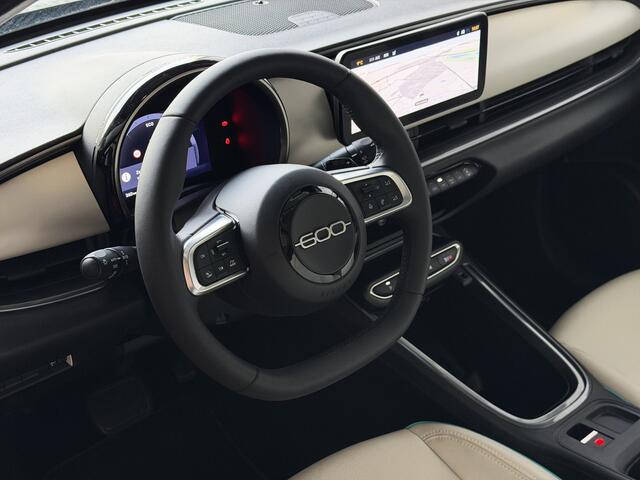 Fiat 600 1.2 Hybrid La Prima o Full Options o Leder o Massage o Camera o CarPlay o ACC o Elek. Klep o 18" ? Top Auto Fiat Wijchen , 30 Jaar ervaring in Fiat , Wij leveren de : Icon / La Prima / Pop / Sport . Urban / Benzine / Hybrid . Met Fabrieksgarantie ?