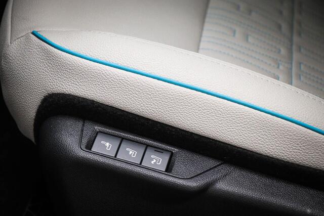 Fiat 600 600e La Prima 54 kWh | SOH 96% | STOELVERWARMING | MASSAGE | DAB | APPLE | CAMERA