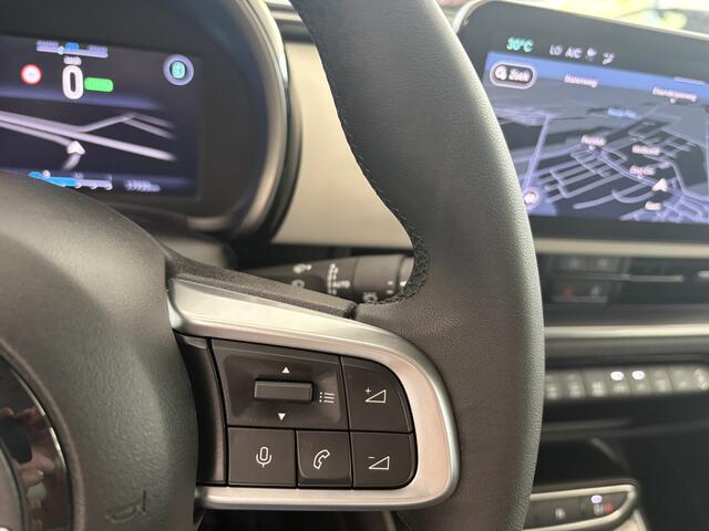 Fiat 600 600e La Prima 54 kWh Achteruitrijcamera - Apple carplay - Draadloze telefoonoplader - Parkeersensoren - Navigatie - Airco - Stoelverwarming - Voorstoelen met massagefunctie - Licht metalen velgen 18 inch - Keyles Cruise control - Dodehoek detector - Extra