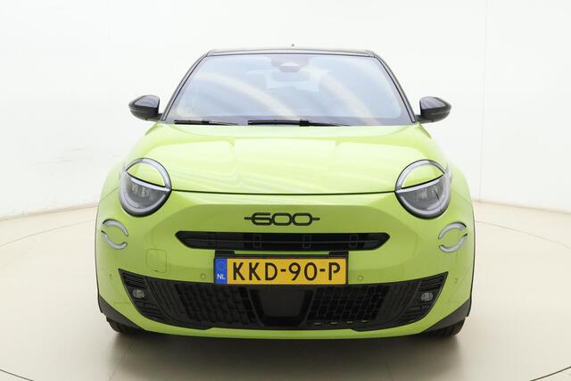 Fiat 600 600e La Prima 54 kWh | DEMO | 8 Jaar fabrieksgarantie | Massagestoelen | Camera | Elektrische achterklep | Zwart dak | Keyless | Lichtmetalen velgen black