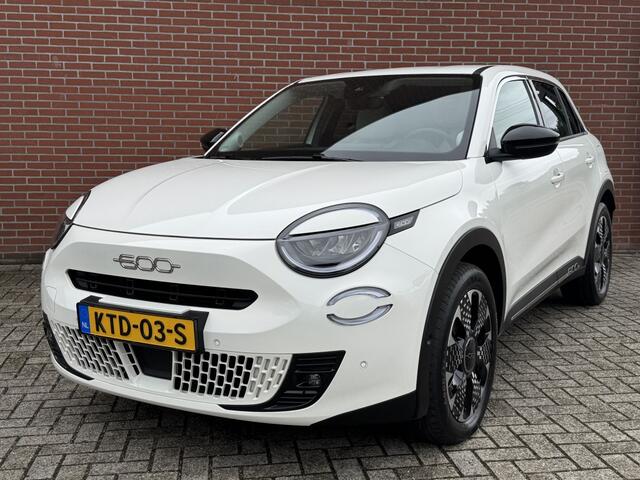 Fiat 600 1.2 Hybrid La Prima NAV ADAP-CRUISE CAMERA STOELVW CARPLAY LMV