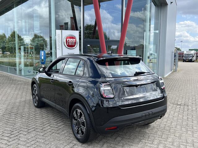 Fiat 600 1.2 Hybrid Icon | 8 Jaar garantie | Camera | Stoelverwarming | Navi | All season banden