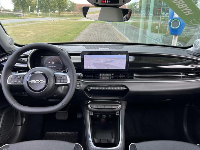 Fiat 600 1.2 Hybrid Icon | 8 Jaar garantie | Camera | Stoelverwarming | Navi | All season banden