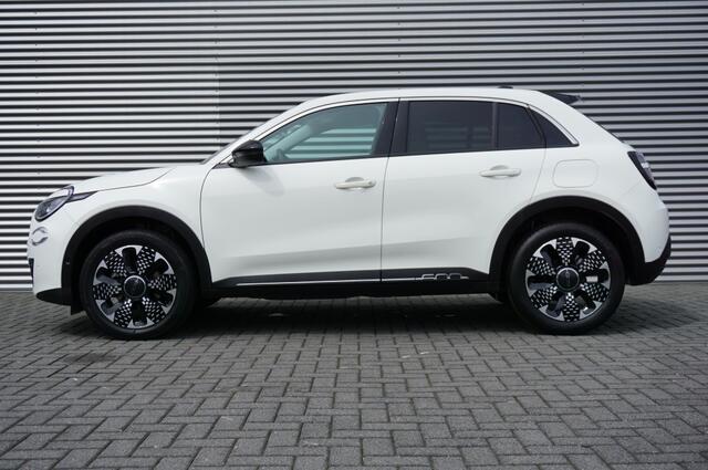 Fiat 600 Hybrid La Prima Automaat LEDER | CLIMA | MASSAGE | MEEST LUXE!