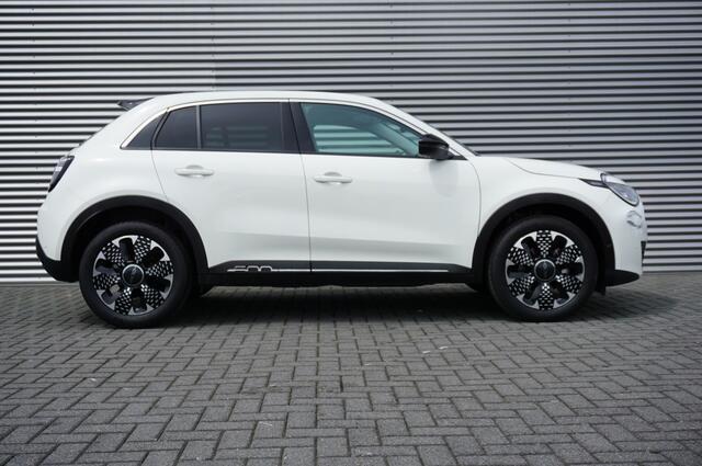 Fiat 600 Hybrid La Prima Automaat LEDER | CLIMA | MASSAGE | MEEST LUXE!
