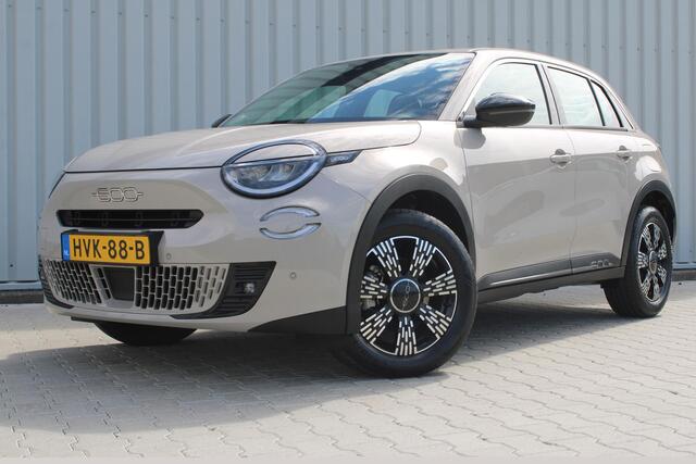 Fiat 600 1.2 Hybrid Urban | Incl. 12 maanden garantie | Stoelverwarming | Apple carplay/Android auto | Cruise control | Climate control | DAB radio | Parkeercamera |