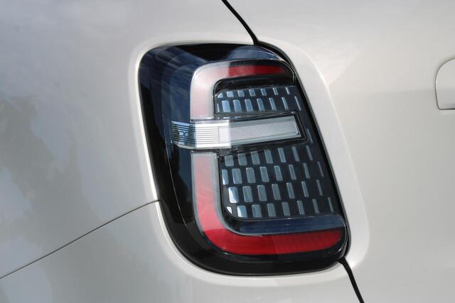 Fiat 600 1.2 Hybrid Urban | Incl. 12 maanden garantie | Stoelverwarming | Apple carplay/Android auto | Cruise control | Climate control | DAB radio | Parkeercamera |