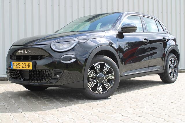 Fiat 600 1.2 Hybrid Urban l Incl. 12 maanden garantie l Stoelverwarming | Apple carplay/Android auto | Parkeercamera | DAB radio | Navigatie | Cruise control | Climate control |