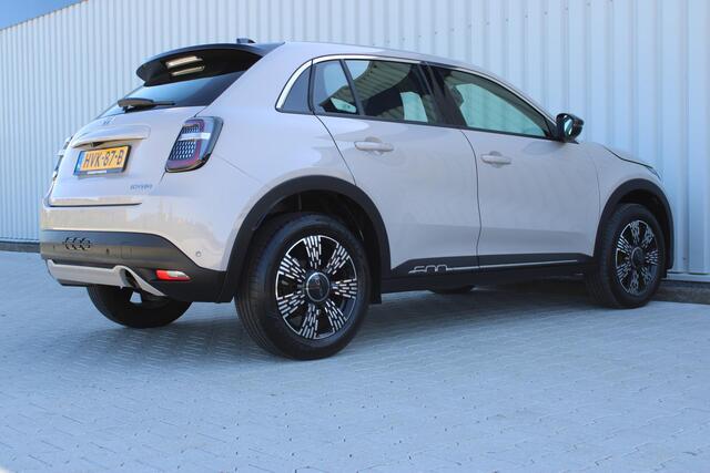 Fiat 600 1.2 Hybrid Pop | Incl. 12 maanden garantie | Cruise control | Stoelverwarming | Apple carplay/Android auto | Parkeercamera | Climate control | Navigatie | DAB radio |