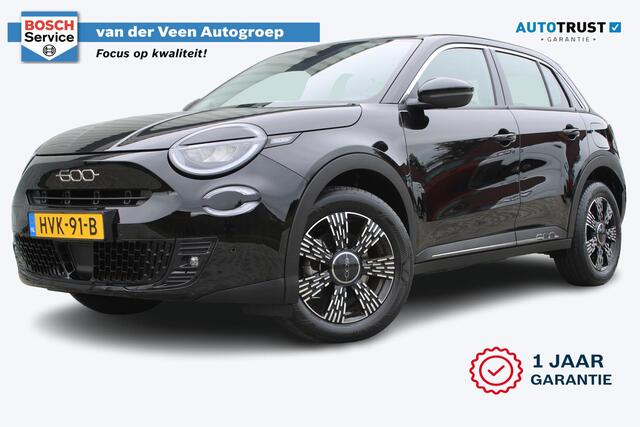 Fiat 600 1.2 Hybrid Urban | Incl. 12 maanden garantie | Cruise control | Apple carplay/Android auto | Parkeercamera | DAB radio | Navigatie | Stoelverwarming |