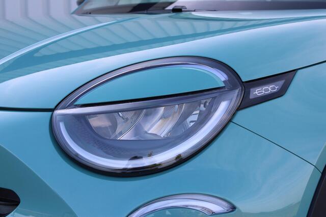 Fiat 600 1.2 Hybrid Urban | Incl. 12 maanden garantie | Stoelverwarming | Apple carplay/Android auto | Parkeercamera | DAB radio | Navigatie |