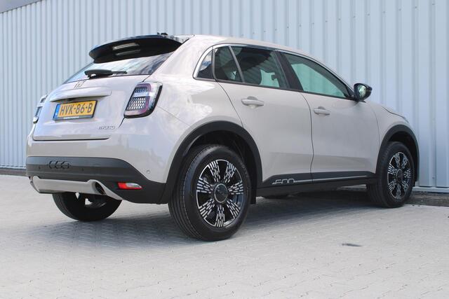 Fiat 600 1.2 Hybrid Pop | Incl. 12 maanden garantie | Cruise control | Parkeercamera | Apple carplay/Android auto | DAB radio | Navigatie | Stoelverwarming | Climate control |