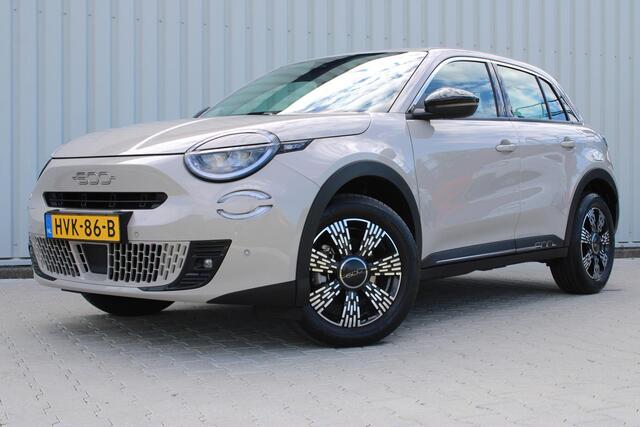 Fiat 600 1.2 Hybrid Pop | Incl. 12 maanden garantie | Cruise control | Parkeercamera | Apple carplay/Android auto | DAB radio | Navigatie | Stoelverwarming | Climate control |