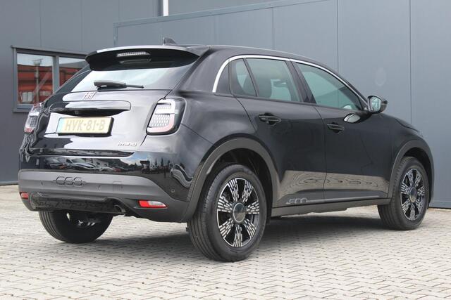 Fiat 600 1.2 Hybrid Pop | Incl. 12 maanden garantie | Voorstoelen verwarmd | Apple carplay/Android auto | Parkeersensoren | Achteruitrij camera | Navigatie | Climate control | Cruise control | Airco | Lichtmetalen velgen