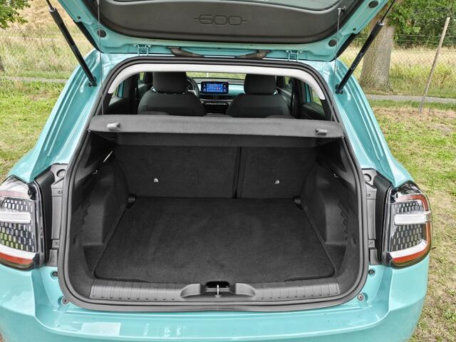Fiat 600 1.2 Hybrid Pop AUTOMAAT | CLIMA | CRUISE | NAVI | CAMERA | P. SENSOREN|