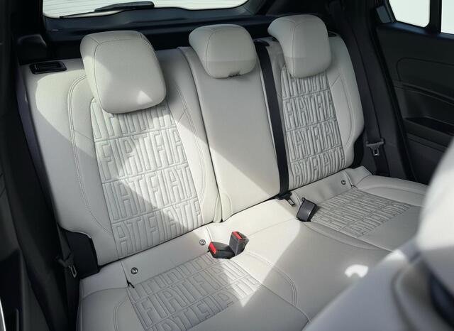 Fiat 600 1.2 Hybrid La Prima | Elektrische a-klep | Adaptive cruise | Prijs is rijklaar