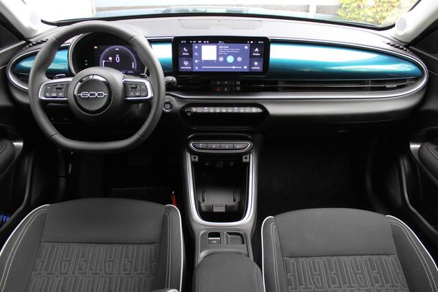 Fiat 600 1.2 Hybrid Urban | Incl. 12 maanden Garantie | AchteruitrijCamera | Stoelverwarming | Parkeersensoren V+A | Apple CarPlay/Android Auto | Navigatie | Climate controle | Keyless entry/start | Draadloze telefoonlader | Cruise controle | Origineel NL Auto | NAP |