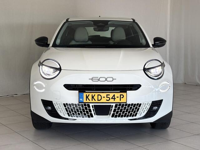 Fiat 600 1.2 Hybrid Icon 145 PK | Apple-Android | Cruise Control | Parkeersensoren