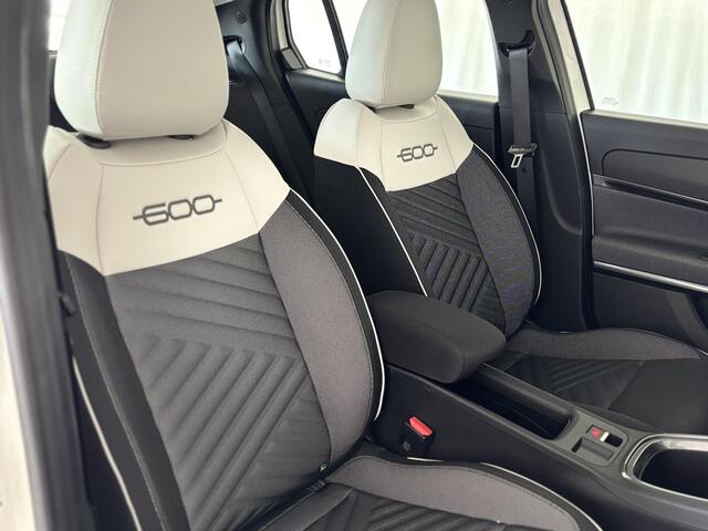 Fiat 600 1.2 Hybrid Icon 145 PK | Apple-Android | Cruise Control | Parkeersensoren