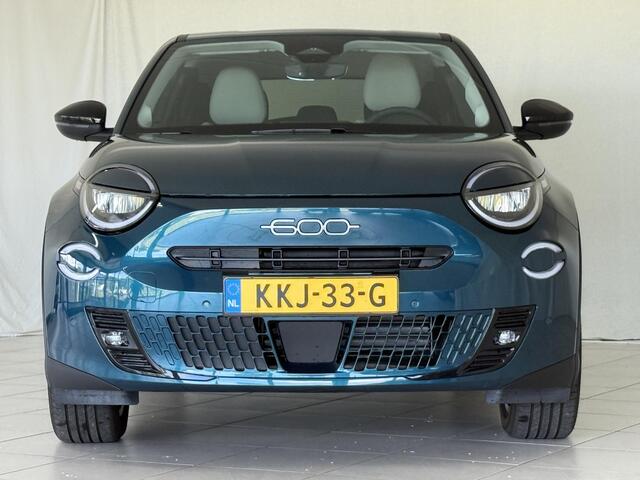 Fiat 600 600e La Prima 54 kWh | Apple-Android | Stoelmassage | Winter Pack