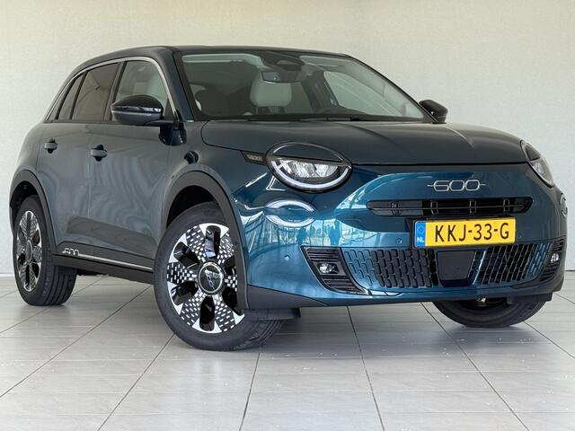 Fiat 600 600e La Prima 54 kWh | Apple-Android | Stoelmassage | Winter Pack