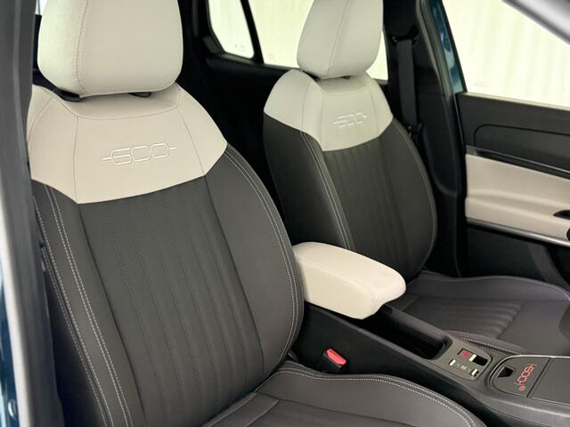 Fiat 600 600e La Prima 54 kWh | Apple-Android | Stoelmassage | Winter Pack