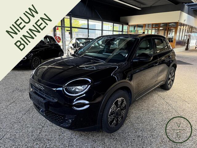 Fiat 600 1.2 Hybrid Urban | LED | 360 Camera | CarPlay | BTW | Clima |