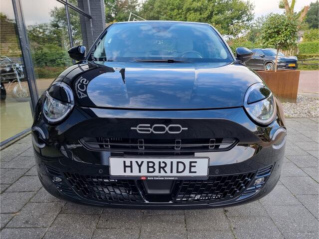 Fiat 600 1.2 Hybrid La Prima | Alle opties | Massage stoel | Fabr. garantie | Incl. BTW | Smetteloze staat!
