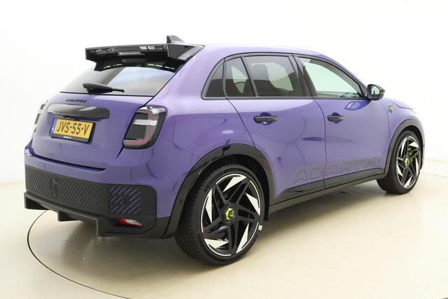 Fiat Abarth 600e Scorpionissima 54 kWh | Sabelt kuipstoelen | Sper differentieel | Sound Box | 20'' lichtmetalen velgen | Alcantara sportstuur | Zwarte hemelbekleding