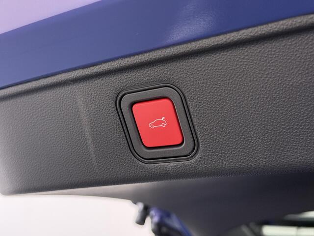 Fiat Abarth 600E Scorpionissima 54 kWh Navigatie |SOH 97% | Camera | Cruise | LMV |