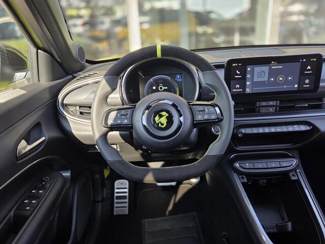 Fiat Abarth 600e Scorpionissima 54 kWh | Apple-Android | Sportstoelen | Parkeercamera