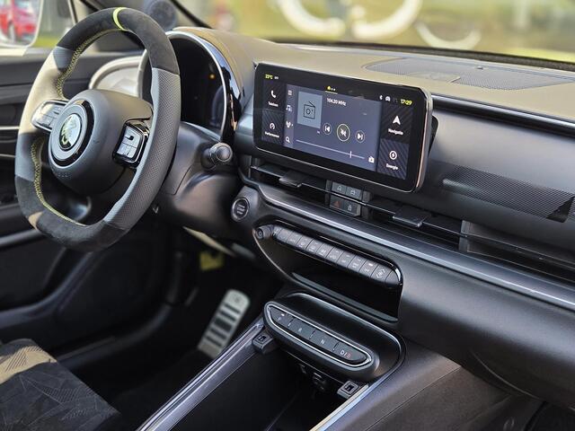 Fiat Abarth 600e Scorpionissima 54 kWh | Apple-Android | Sportstoelen | Parkeercamera