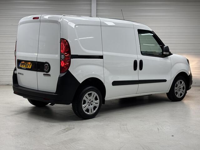 Fiat DOBLO Cargo 1.6 MJ L1H1 / Cruise control / Navigatiesysteem full map / Zijschuifdeur rechts / Airco
