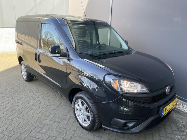 Fiat DOBLO Cargo 1.3 MJ L1H1 SX Cruise control - Zijschuifdeur rechts - tussenschot volledig - Lederen stuurwiel - Parkeersensoren achter - navigatie - radio - Airco